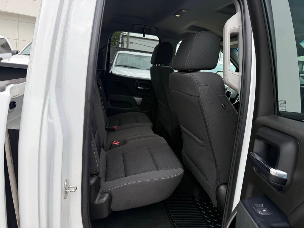 Chevrolet Silverado 1500 Vehicle Full-screen Gallery Image 15
