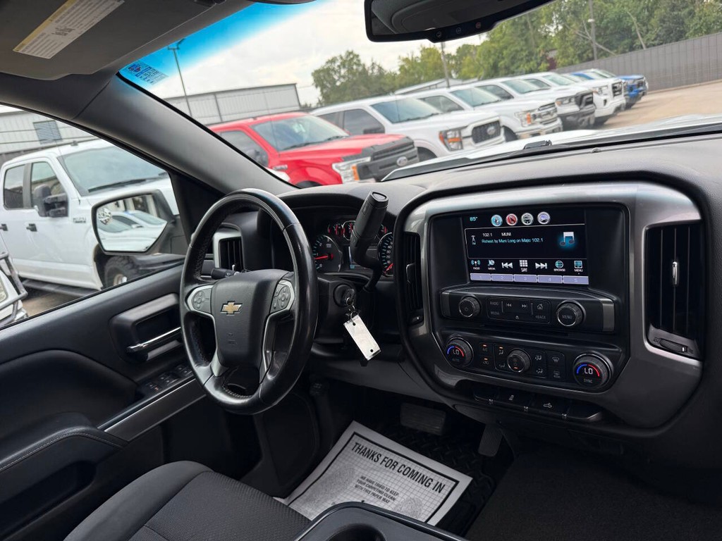 Chevrolet Silverado 1500 Vehicle Full-screen Gallery Image 19