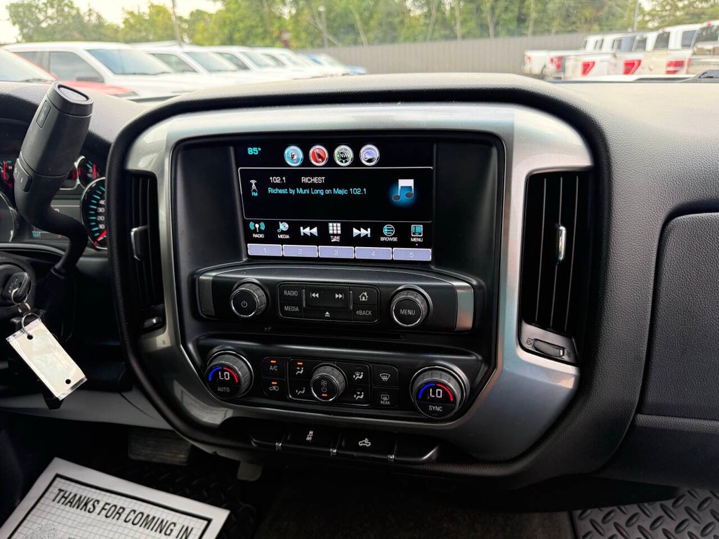 Chevrolet Silverado 1500 Vehicle Full-screen Gallery Image 22