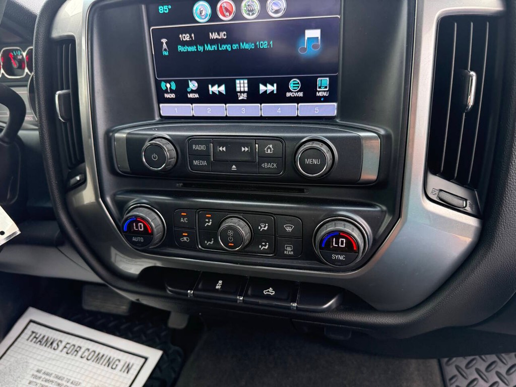 Chevrolet Silverado 1500 Vehicle Full-screen Gallery Image 25