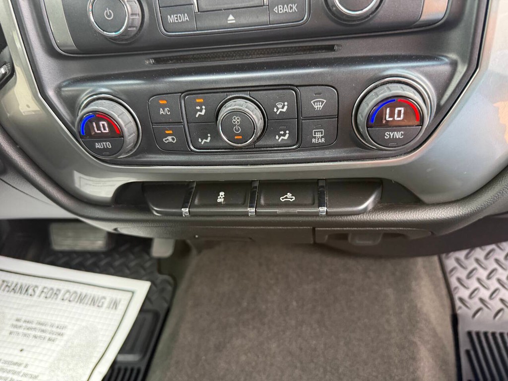 Chevrolet Silverado 1500 Vehicle Full-screen Gallery Image 26