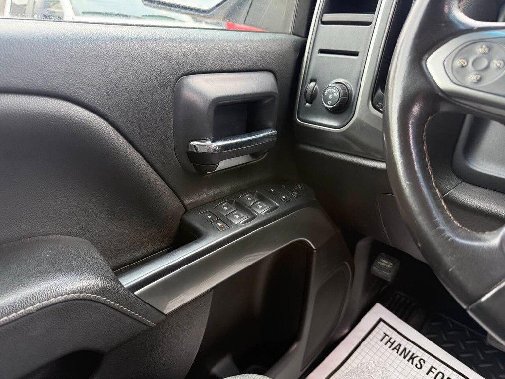 Chevrolet Silverado 1500 Vehicle Full-screen Gallery Image 28