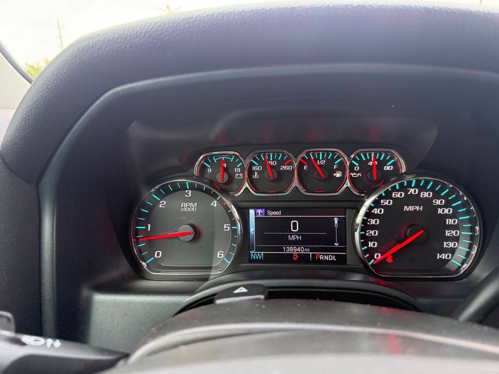 Chevrolet Silverado 1500 Vehicle Full-screen Gallery Image 29