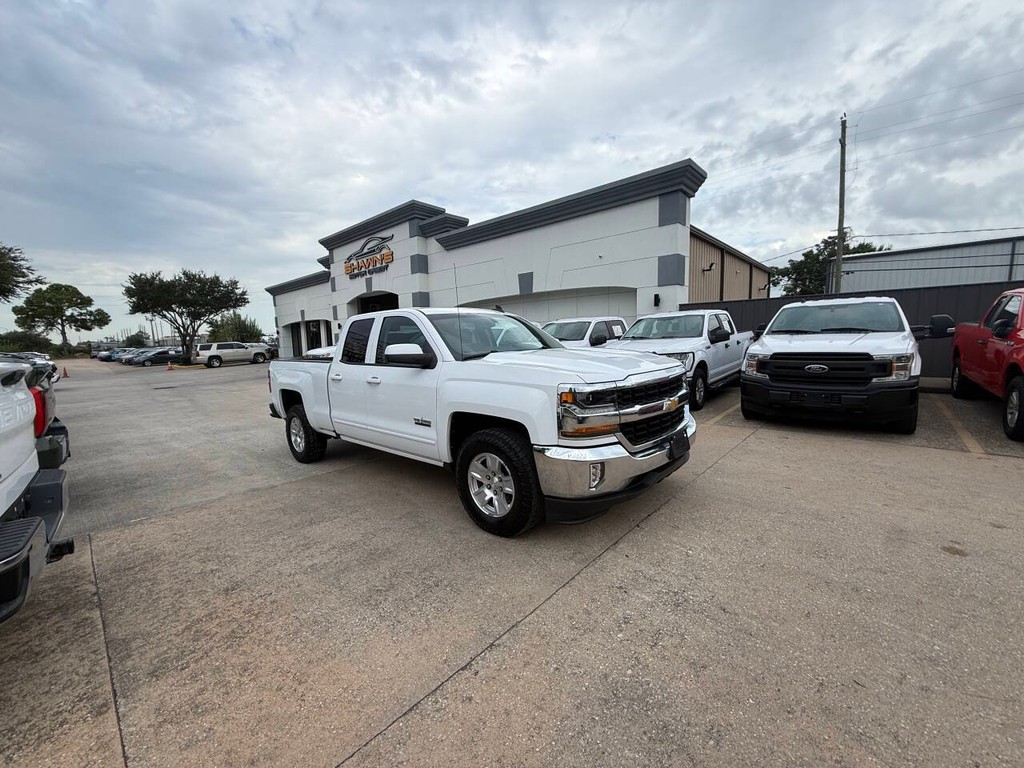 Chevrolet Silverado 1500 Vehicle Full-screen Gallery Image 41