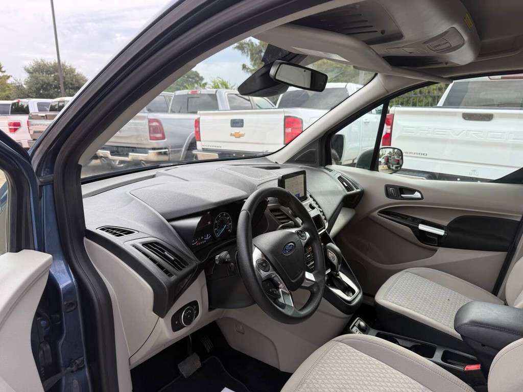 Ford Transit Connect Wagon Vehicle Full-screen Gallery Image 06
