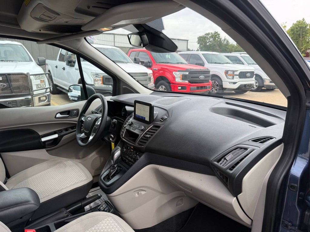Ford Transit Connect Wagon Vehicle Full-screen Gallery Image 09