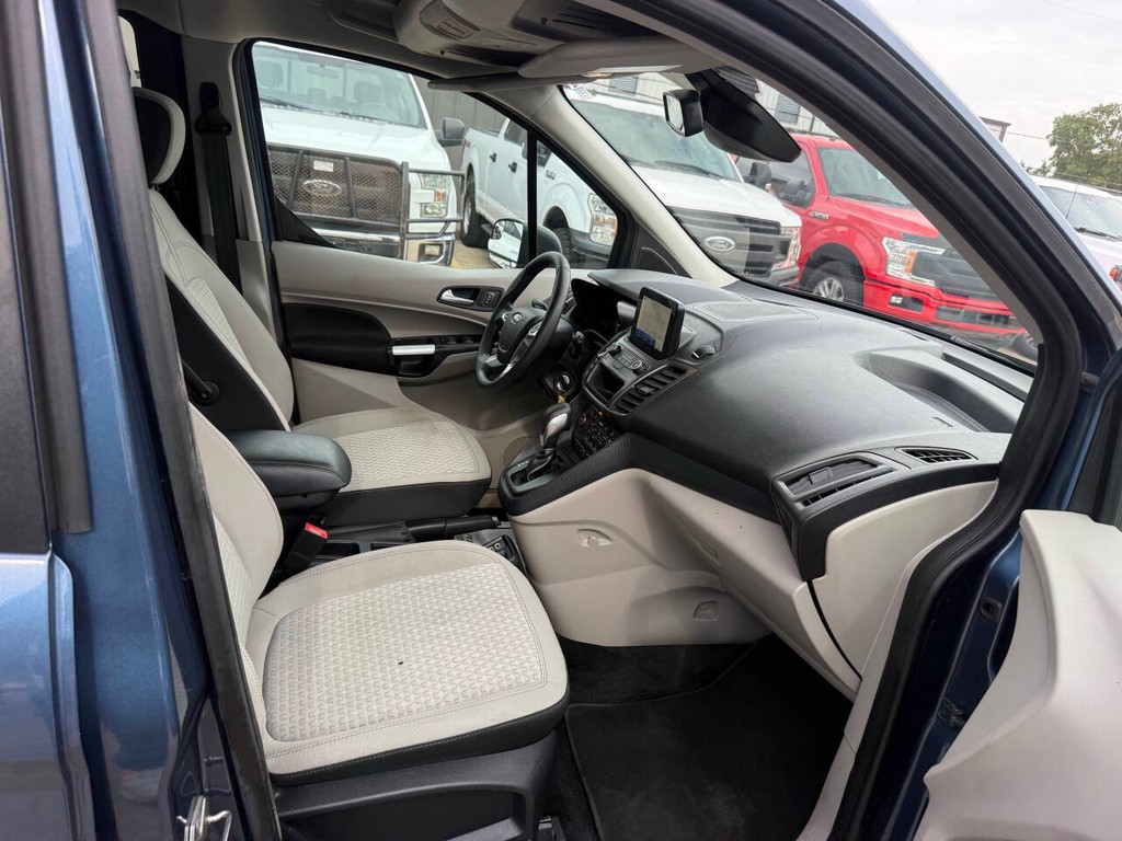 Ford Transit Connect Wagon Vehicle Full-screen Gallery Image 10