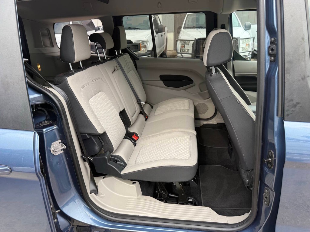 Ford Transit Connect Wagon Vehicle Full-screen Gallery Image 14