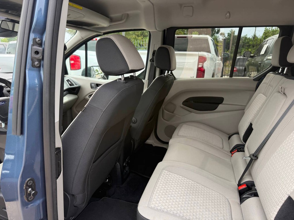Ford Transit Connect Wagon Vehicle Full-screen Gallery Image 15