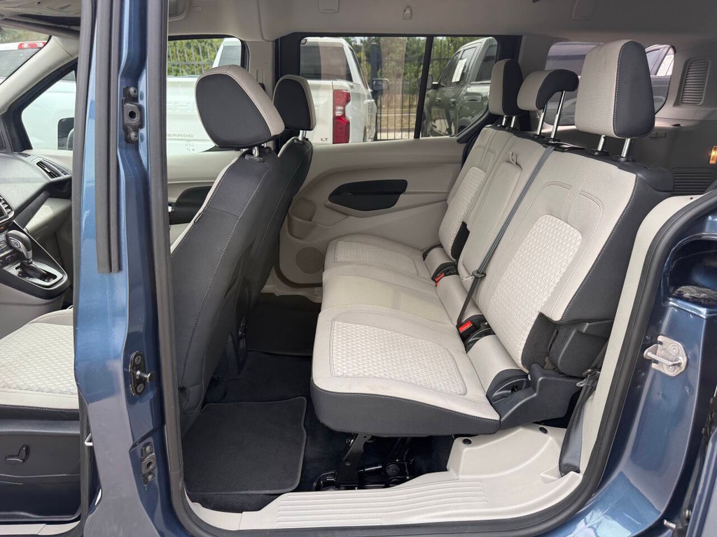 Ford Transit Connect Wagon Vehicle Full-screen Gallery Image 17