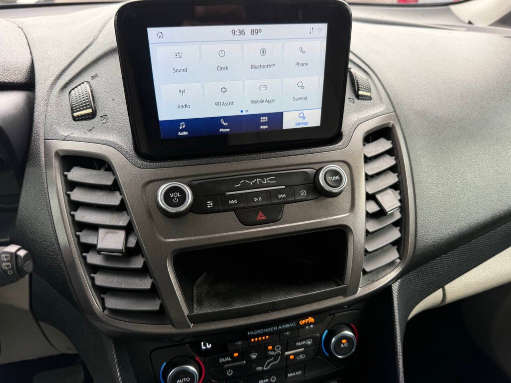 Ford Transit Connect Wagon Vehicle Full-screen Gallery Image 25
