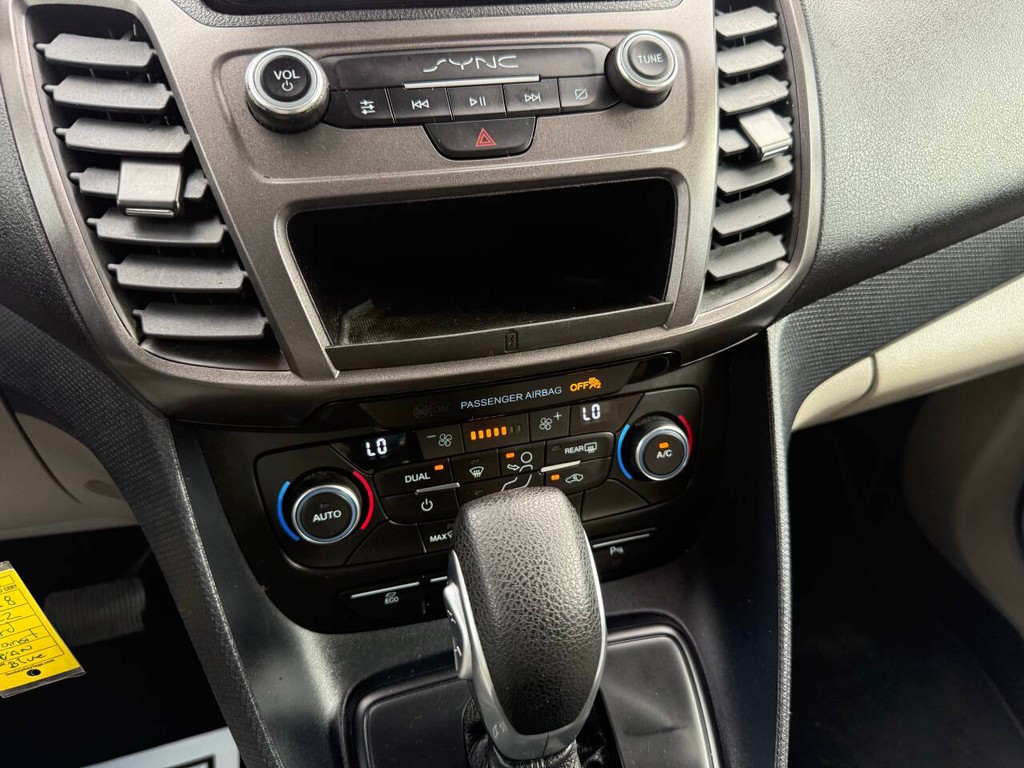 Ford Transit Connect Wagon Vehicle Full-screen Gallery Image 27
