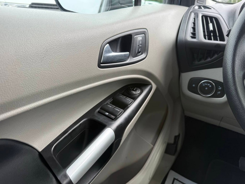 Ford Transit Connect Wagon Vehicle Full-screen Gallery Image 30