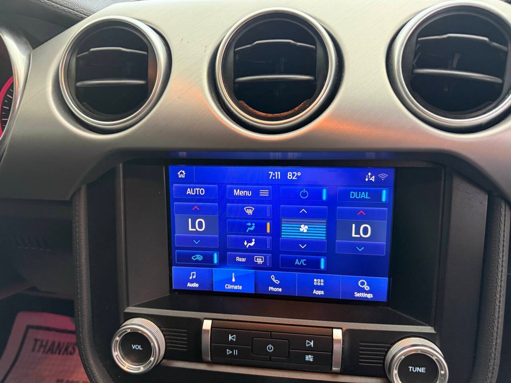 Ford Mustang Vehicle Full-screen Gallery Image 20