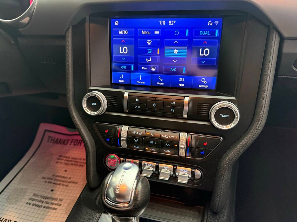 Ford Mustang Vehicle Full-screen Gallery Image 22