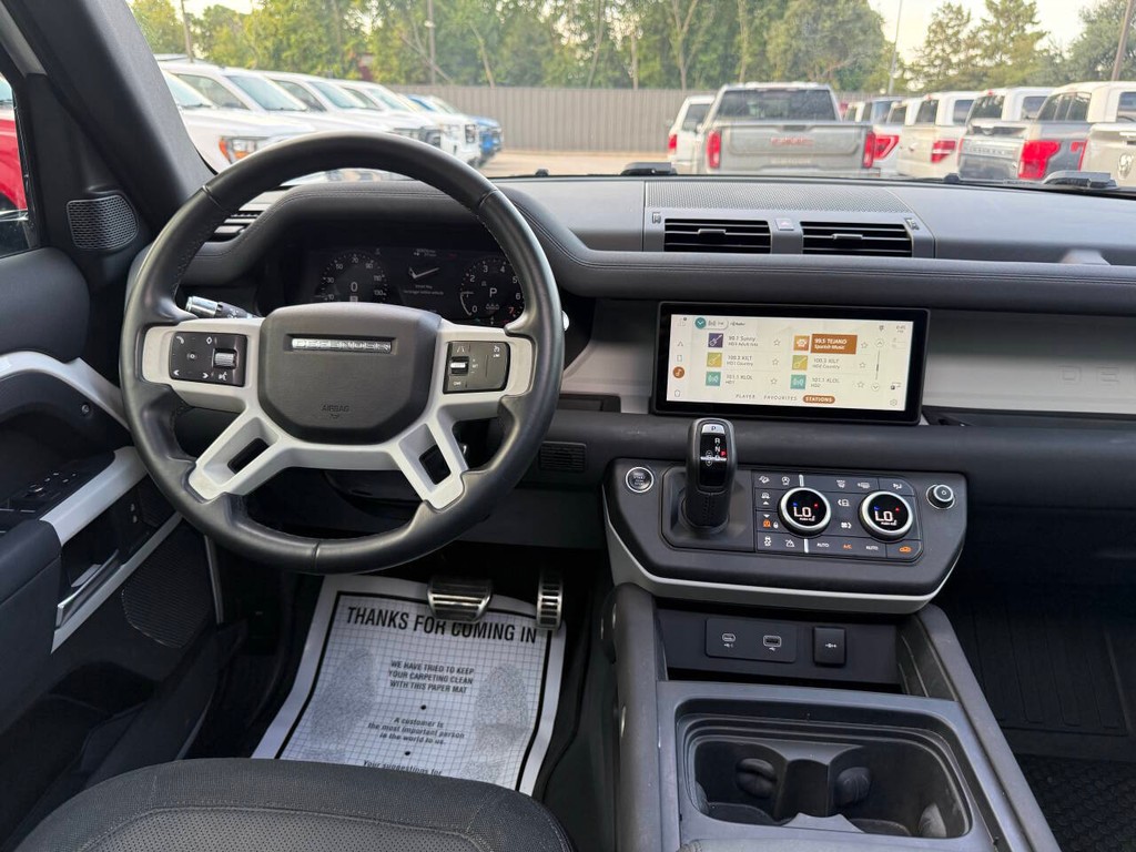 Land Rover Defender Vehicle Full-screen Gallery Image 19