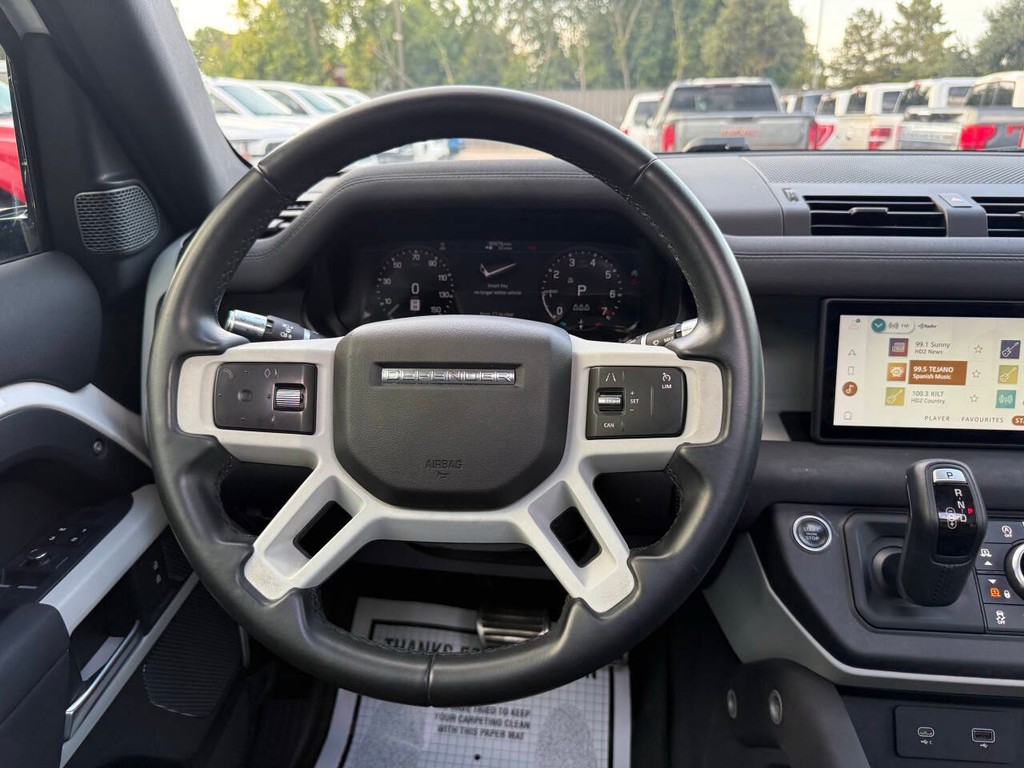 Land Rover Defender Vehicle Full-screen Gallery Image 20