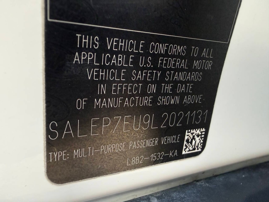 Land Rover Defender Vehicle Full-screen Gallery Image 34