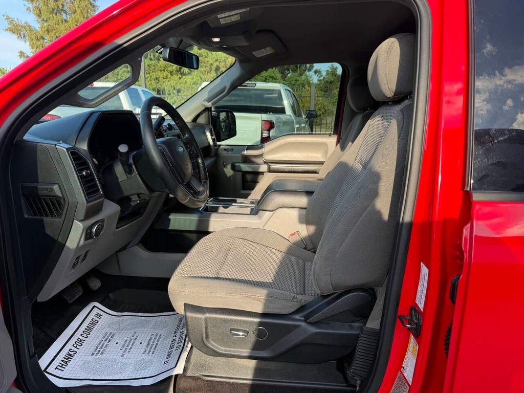 Ford F-150 Vehicle Full-screen Gallery Image 07