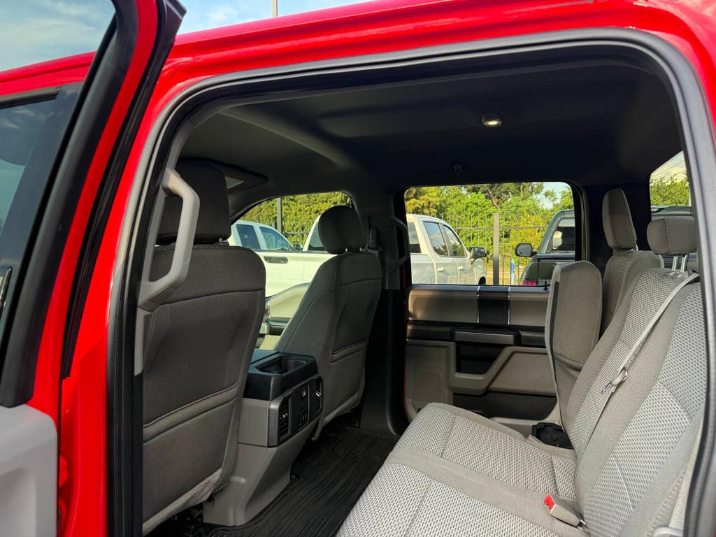 Ford F-150 Vehicle Full-screen Gallery Image 12
