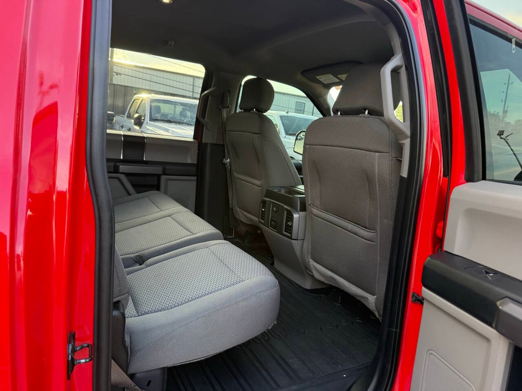 Ford F-150 Vehicle Full-screen Gallery Image 15