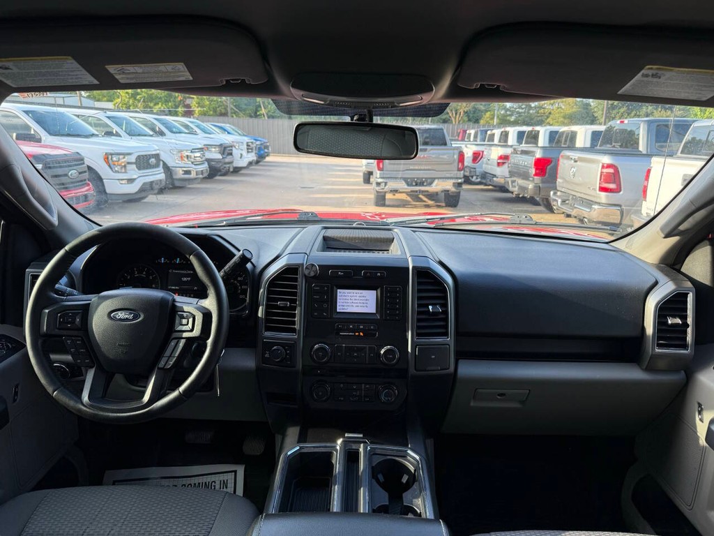 Ford F-150 Vehicle Full-screen Gallery Image 17