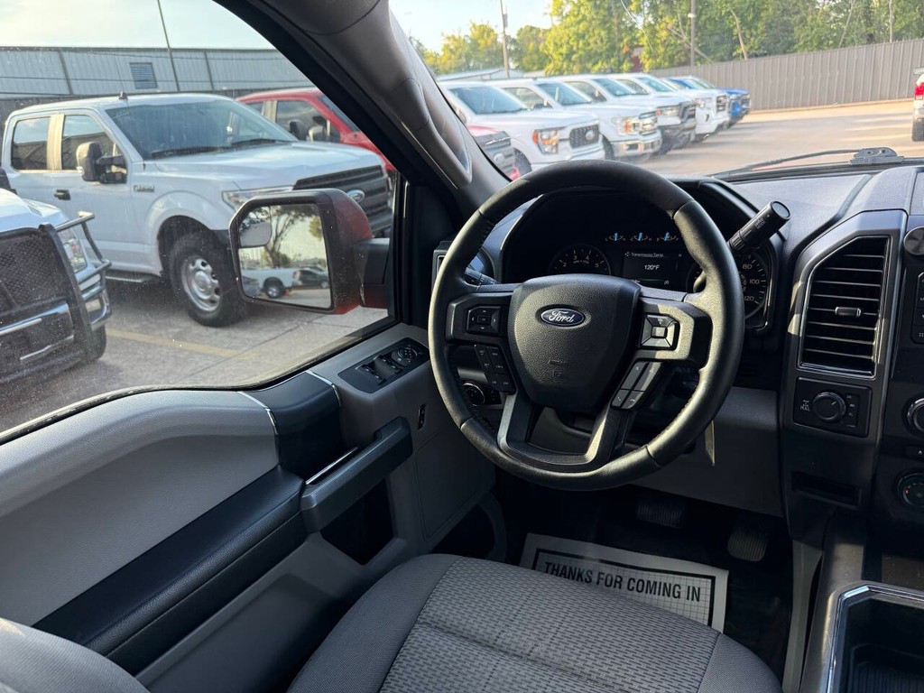 Ford F-150 Vehicle Full-screen Gallery Image 19