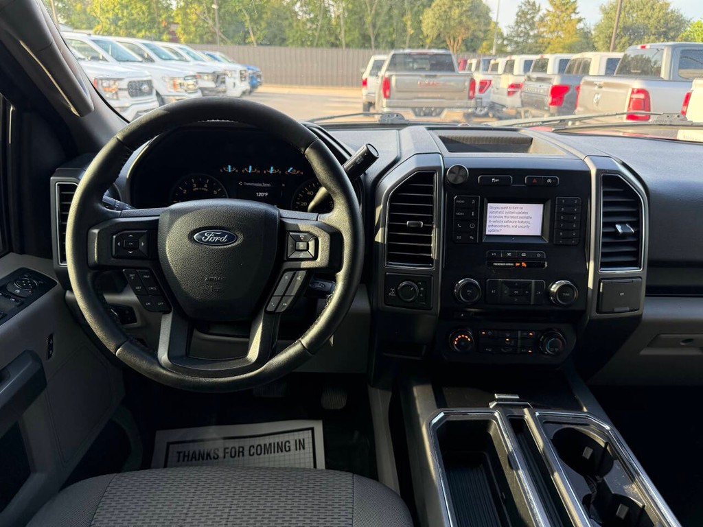Ford F-150 Vehicle Full-screen Gallery Image 21