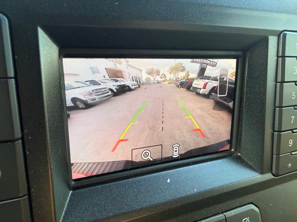 Ford F-150 Vehicle Full-screen Gallery Image 28