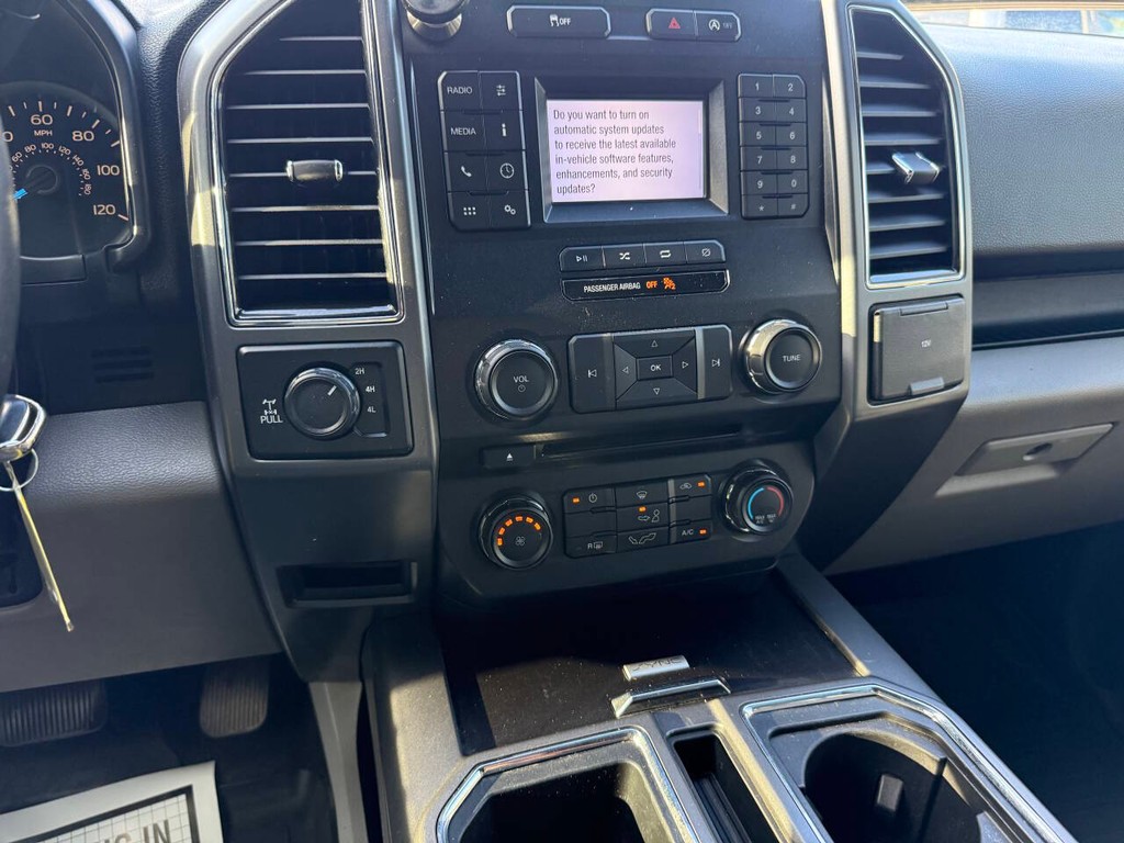 Ford F-150 Vehicle Full-screen Gallery Image 29