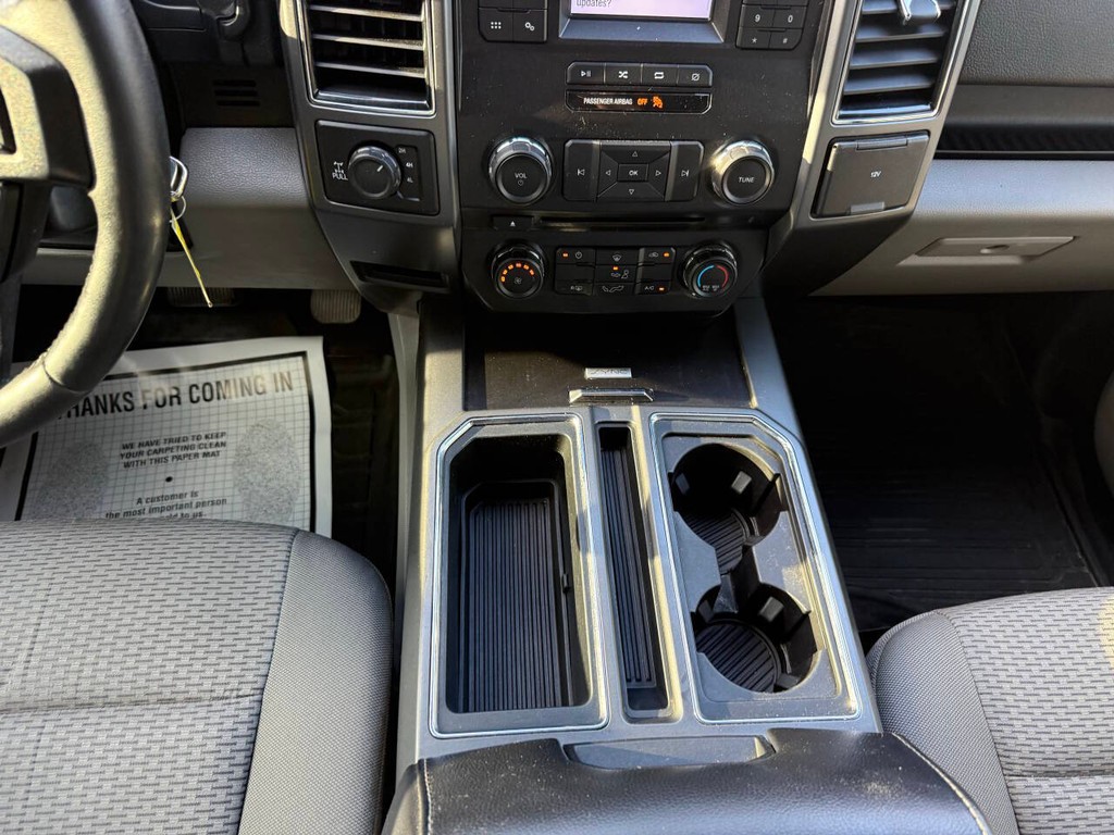 Ford F-150 Vehicle Full-screen Gallery Image 30