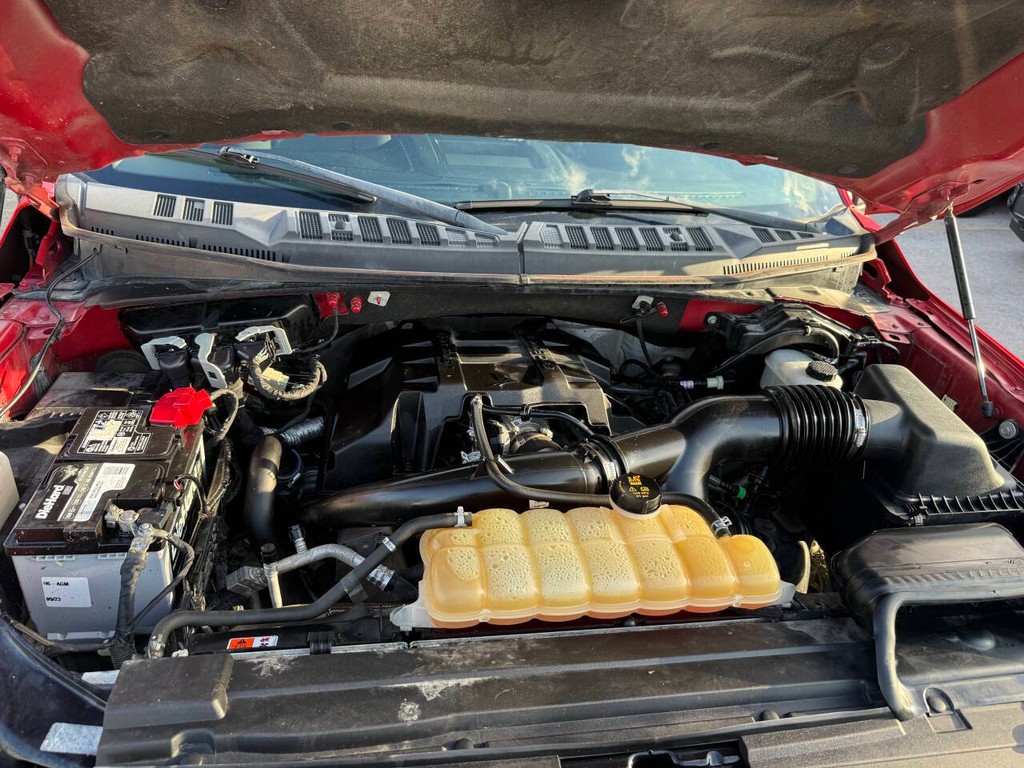 Ford F-150 Vehicle Full-screen Gallery Image 35