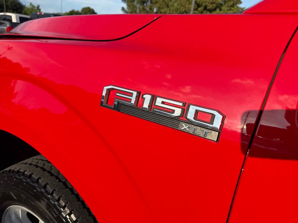 Ford F-150 Vehicle Full-screen Gallery Image 36