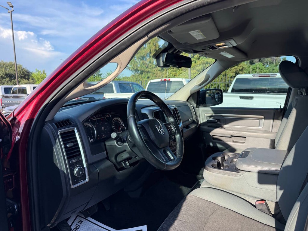 Ram 1500 Vehicle Full-screen Gallery Image 06