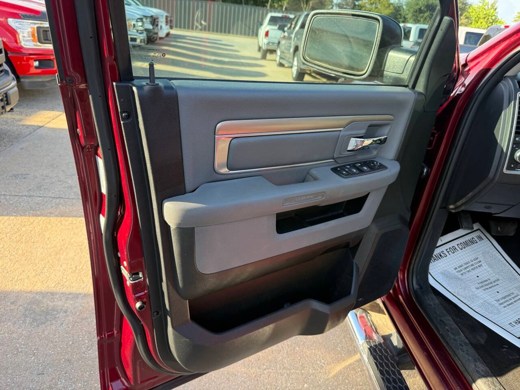 Ram 1500 Vehicle Full-screen Gallery Image 08