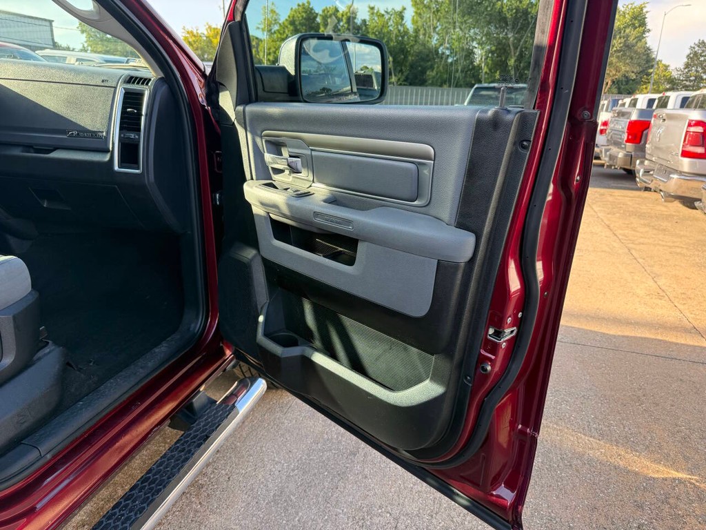 Ram 1500 Vehicle Full-screen Gallery Image 11
