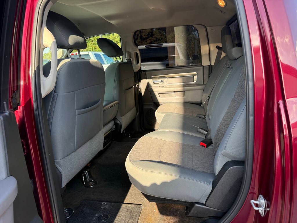 Ram 1500 Vehicle Full-screen Gallery Image 13