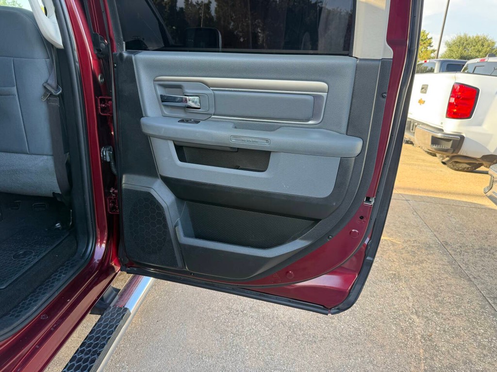 Ram 1500 Vehicle Full-screen Gallery Image 16