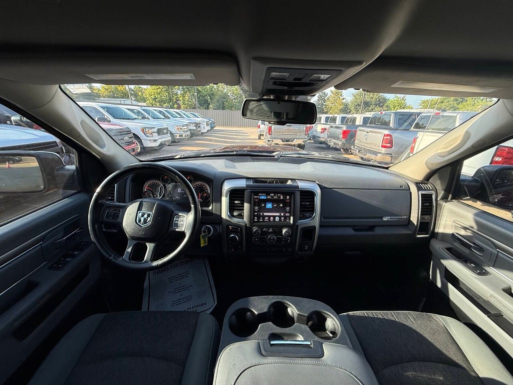 Ram 1500 Vehicle Full-screen Gallery Image 18