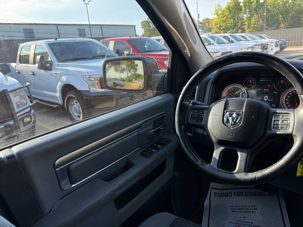 Ram 1500 Vehicle Full-screen Gallery Image 19