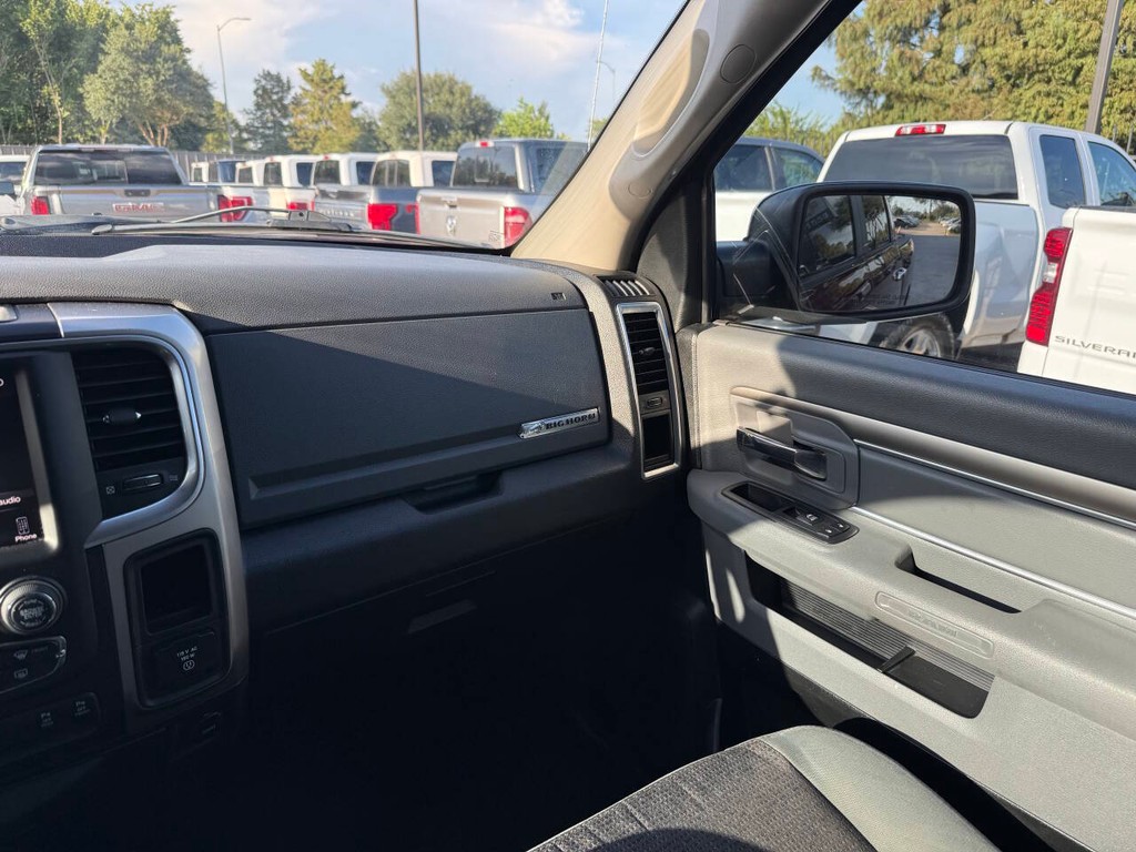 Ram 1500 Vehicle Full-screen Gallery Image 20