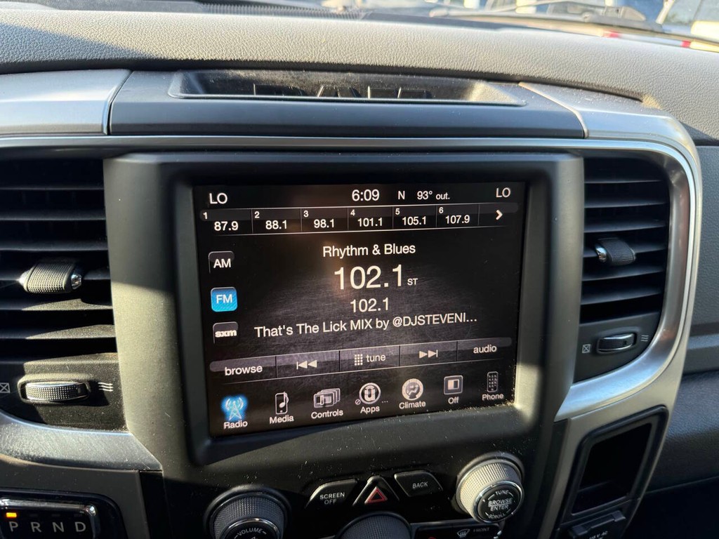 Ram 1500 Vehicle Full-screen Gallery Image 25