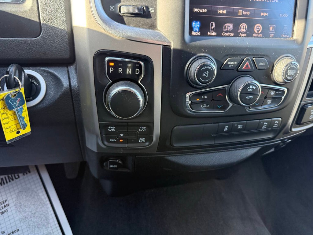 Ram 1500 Vehicle Full-screen Gallery Image 28