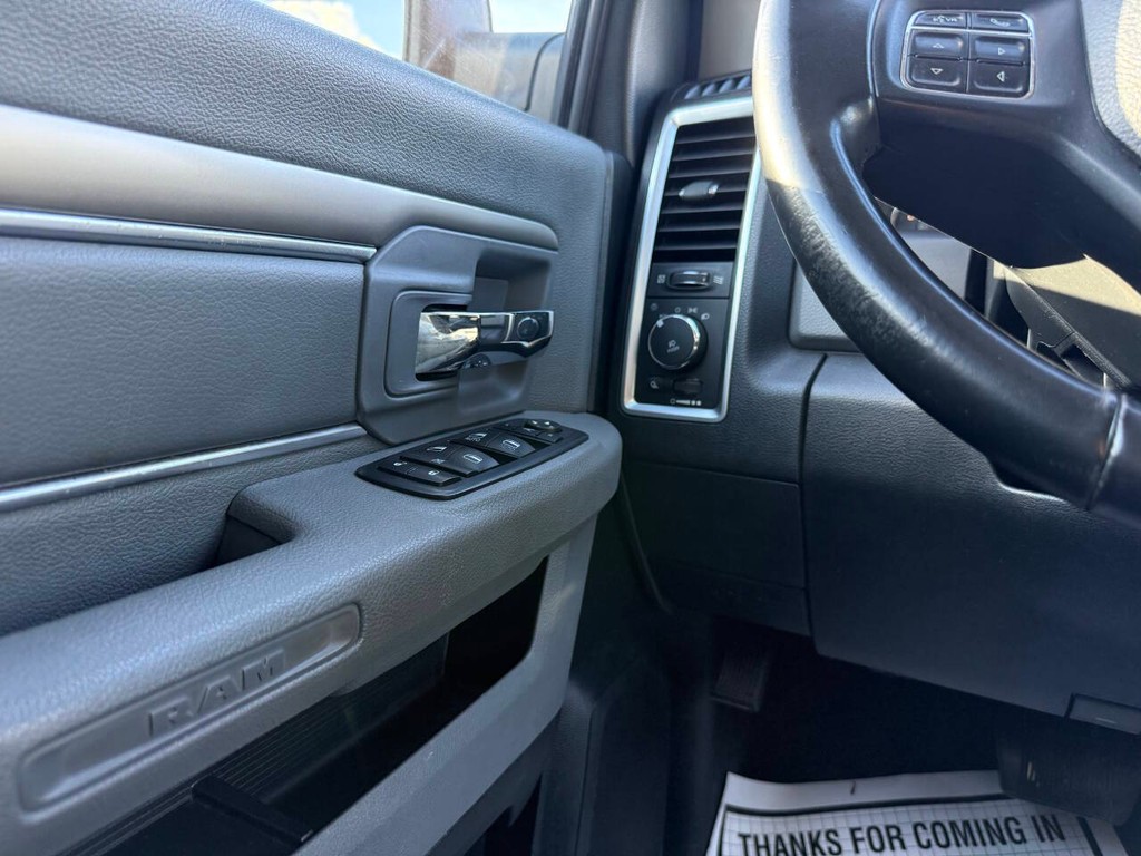 Ram 1500 Vehicle Full-screen Gallery Image 30