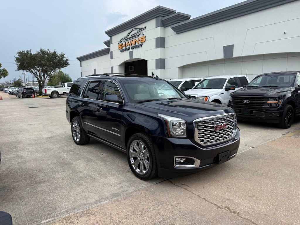 GMC Yukon Vehicle Full-screen Gallery Image 02