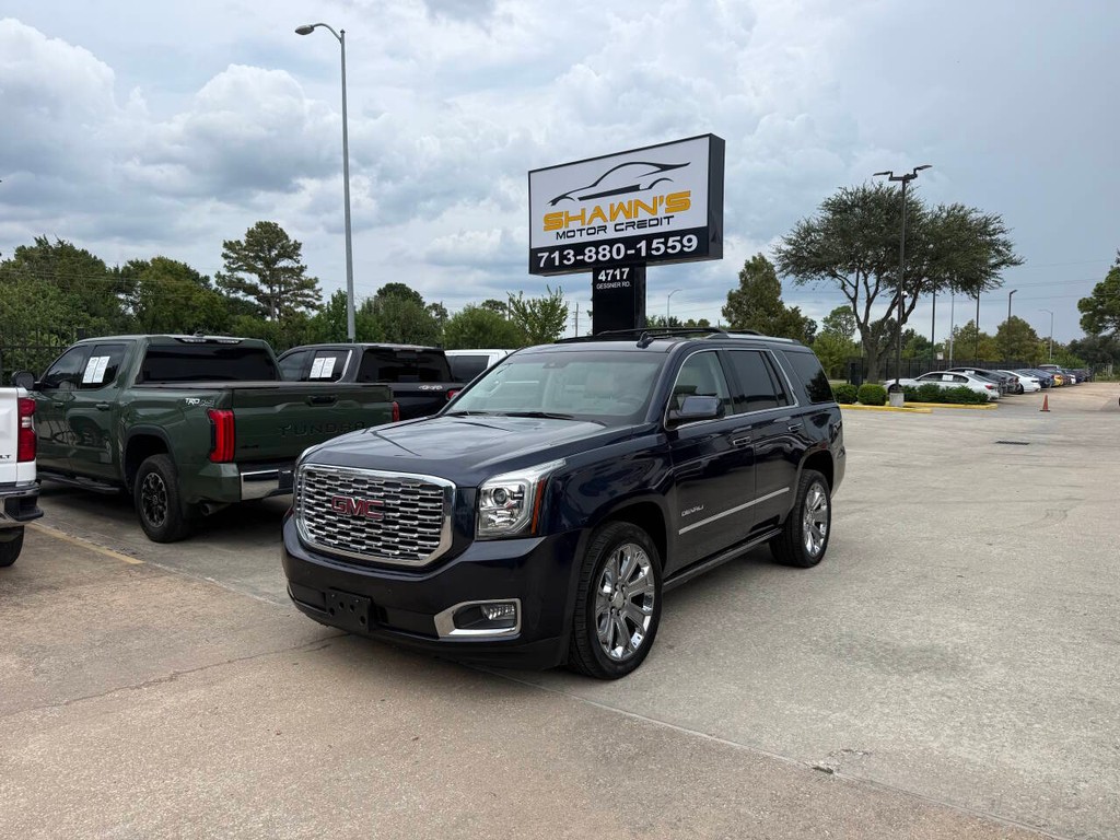 GMC Yukon Vehicle Full-screen Gallery Image 03