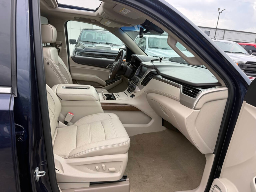 GMC Yukon Vehicle Full-screen Gallery Image 10