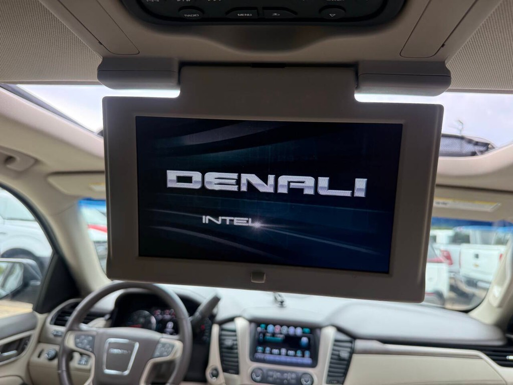 GMC Yukon Vehicle Full-screen Gallery Image 19
