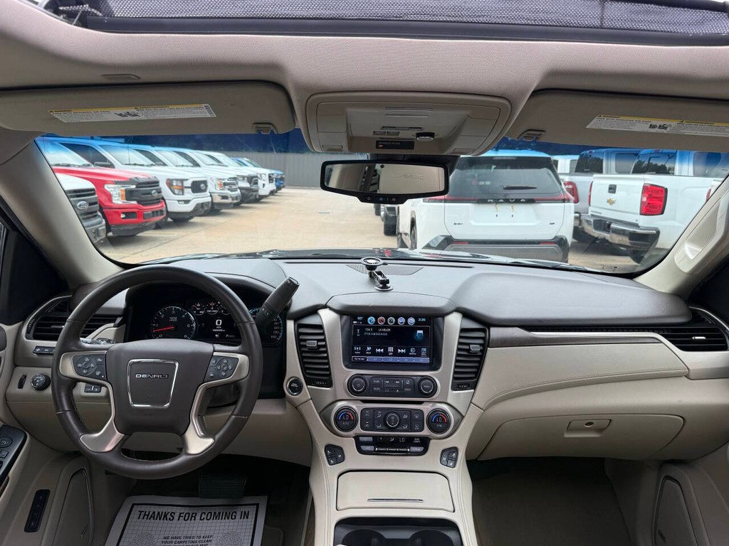 GMC Yukon Vehicle Full-screen Gallery Image 20