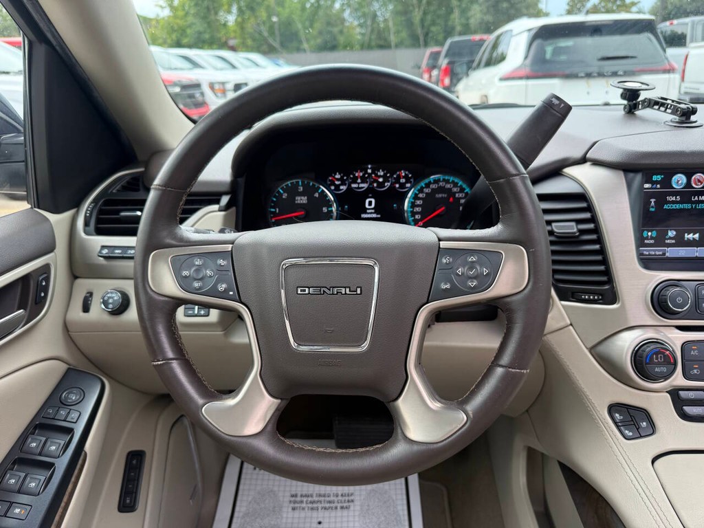 GMC Yukon Vehicle Full-screen Gallery Image 25